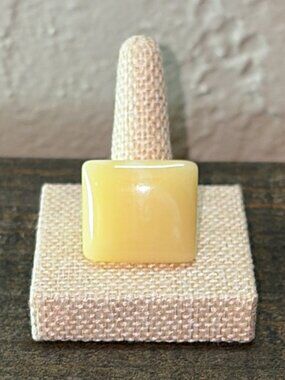ntage Ivory Cream Lucite Chunky Geometric Mod Statement Ring Size 8